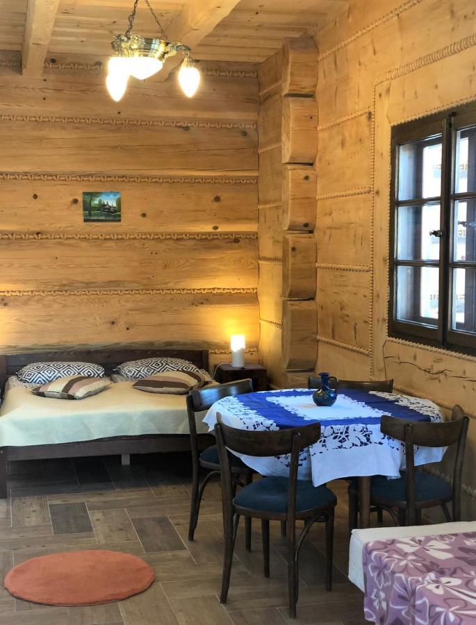Chochlik Hotel Ustrzyki Dolne Exterior photo